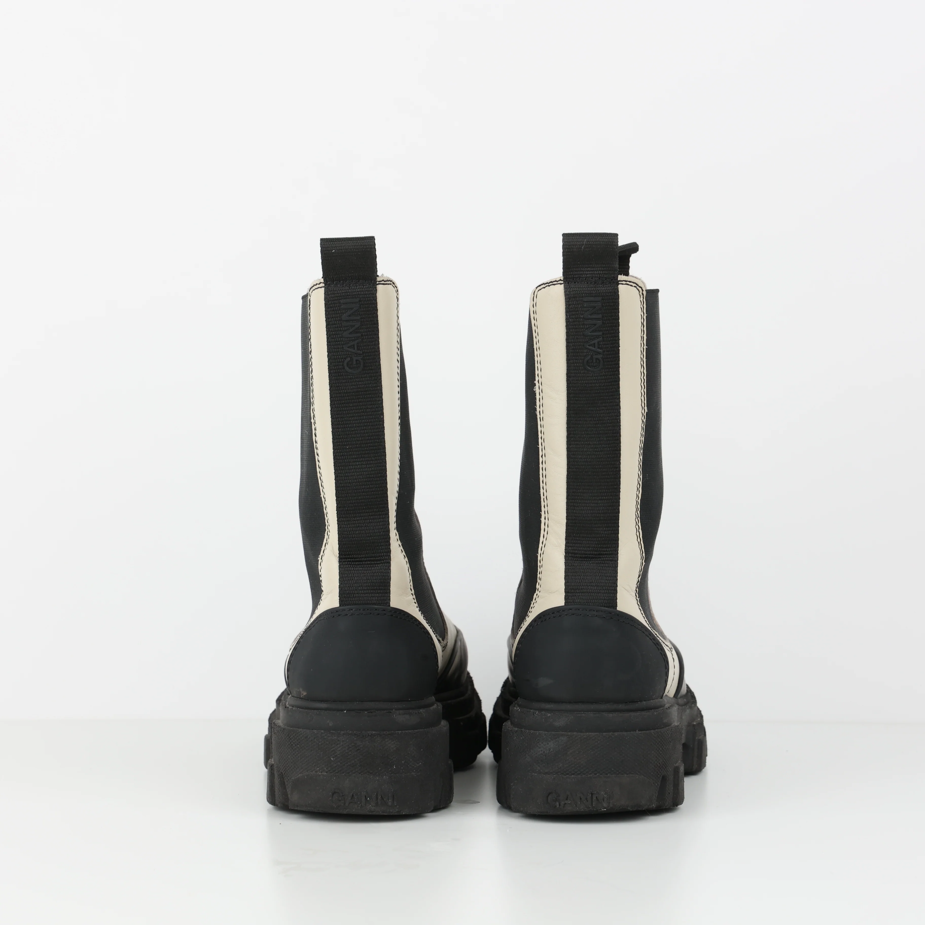 Boots , Shoe Size 39 - Image 4