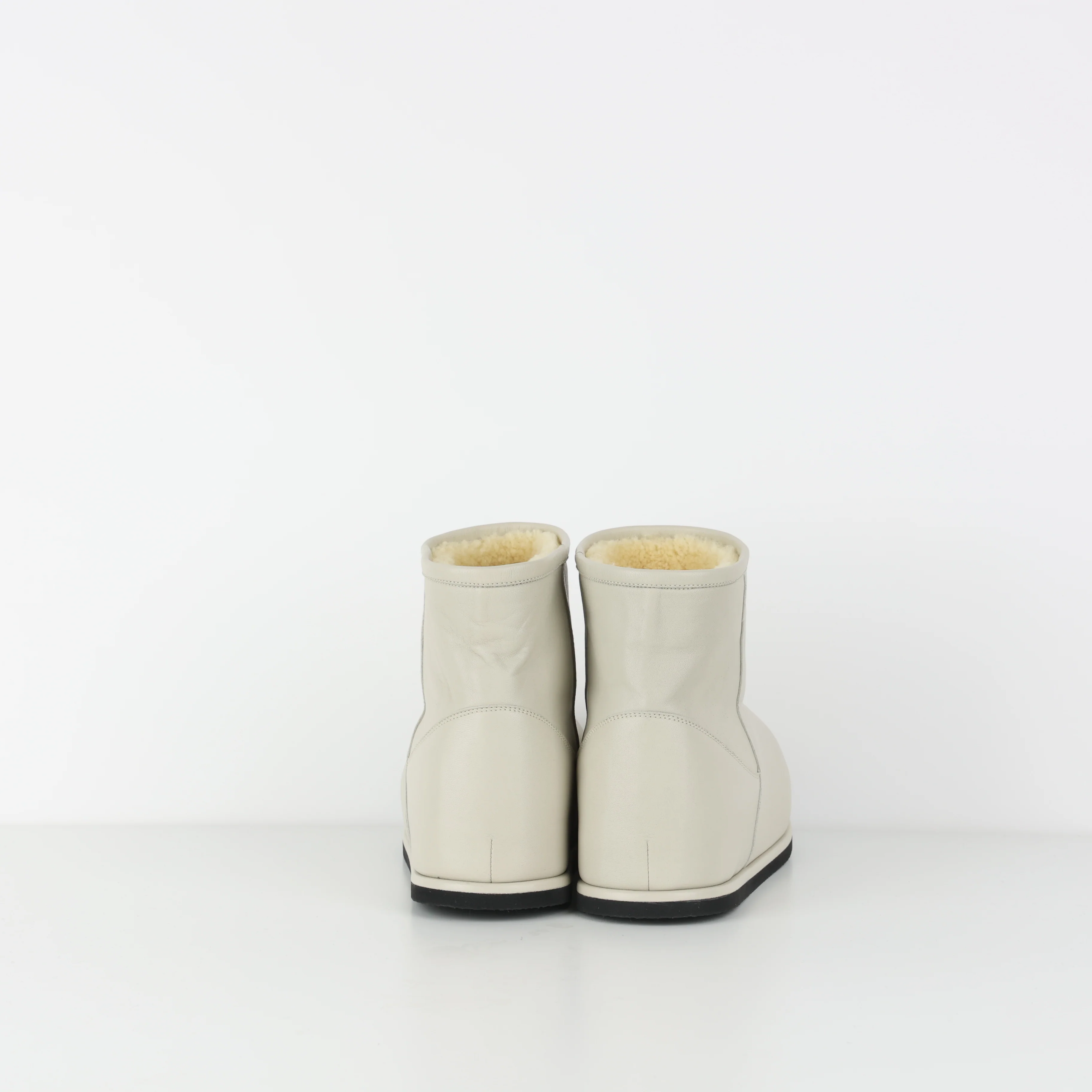 Boots , Shoe Size 38.5 - Image 3