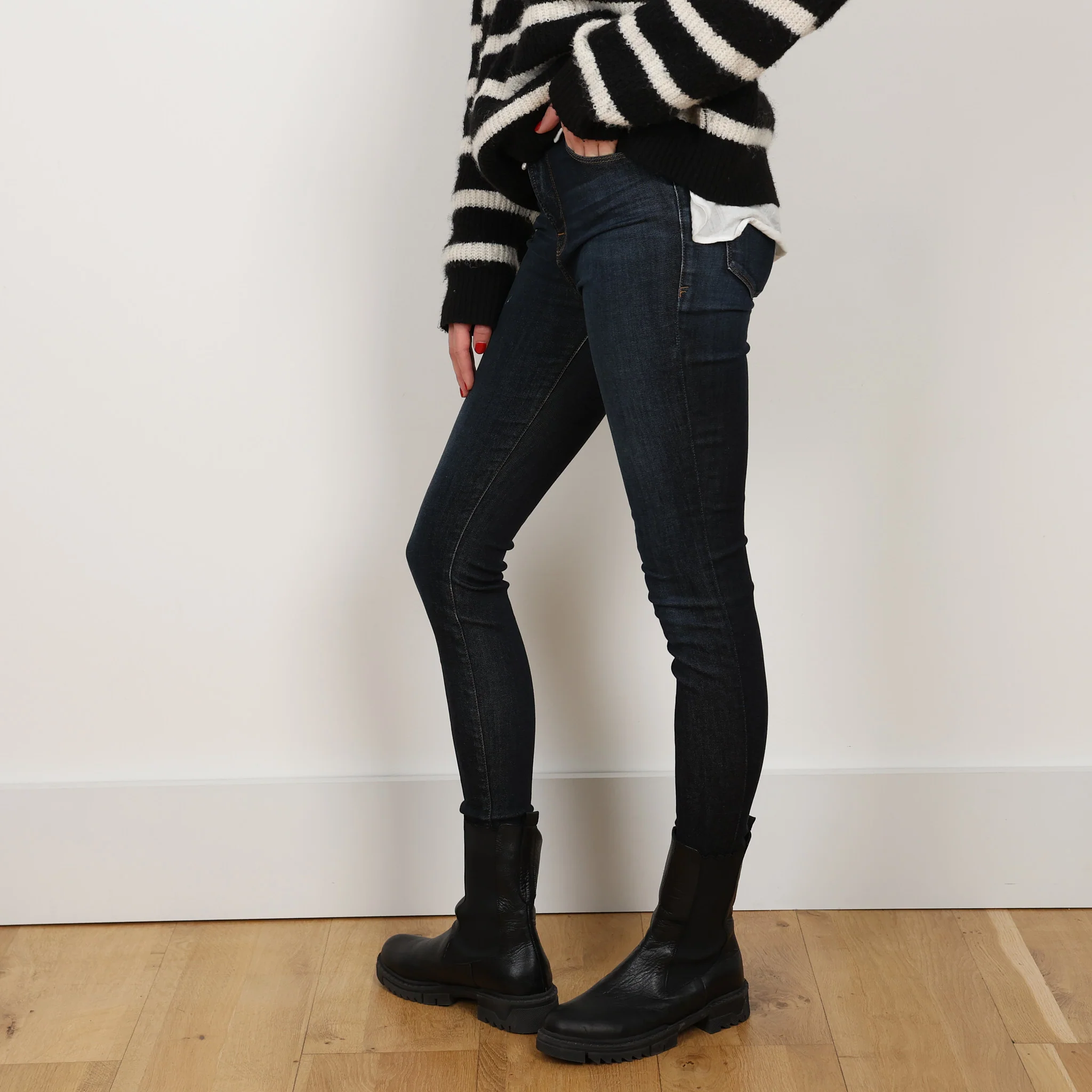 Jeans, Waist 25 - Image 2