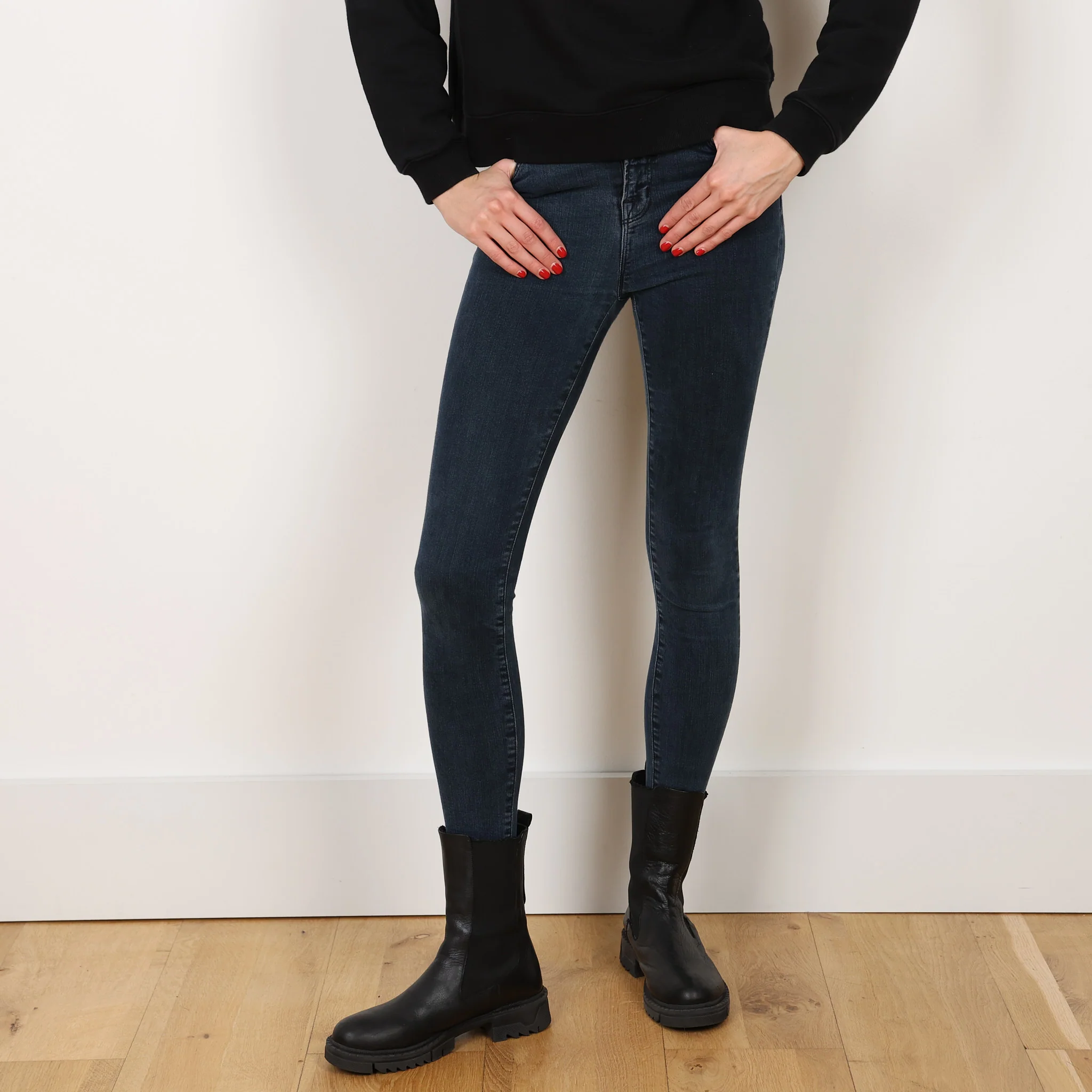 Jeans, Waist 26 - Image 2