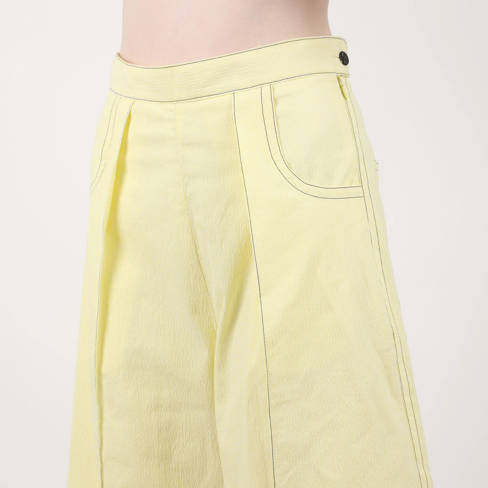Shorts, UK Size 10 - Image 4