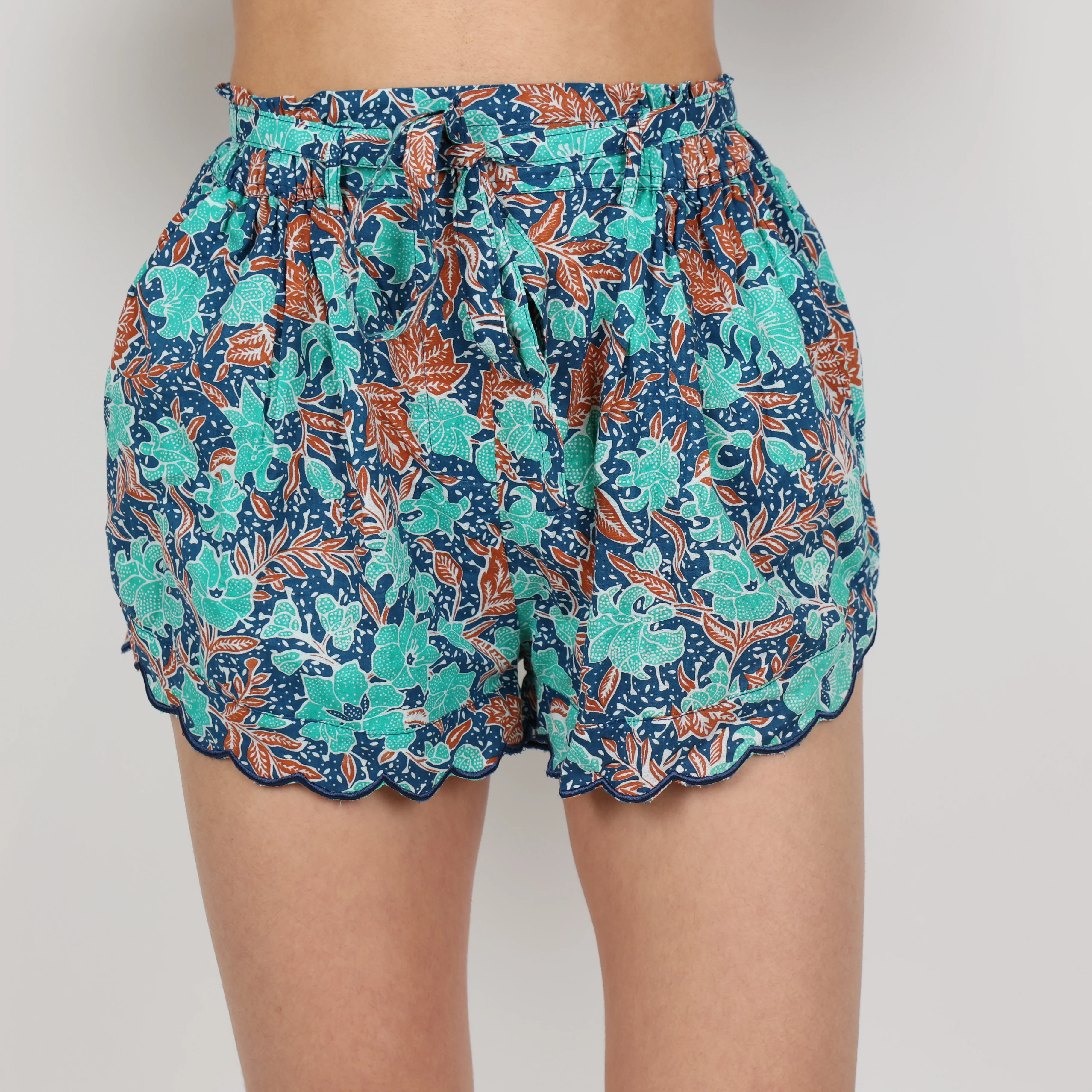 Shorts, UK Size 6 - Image 2