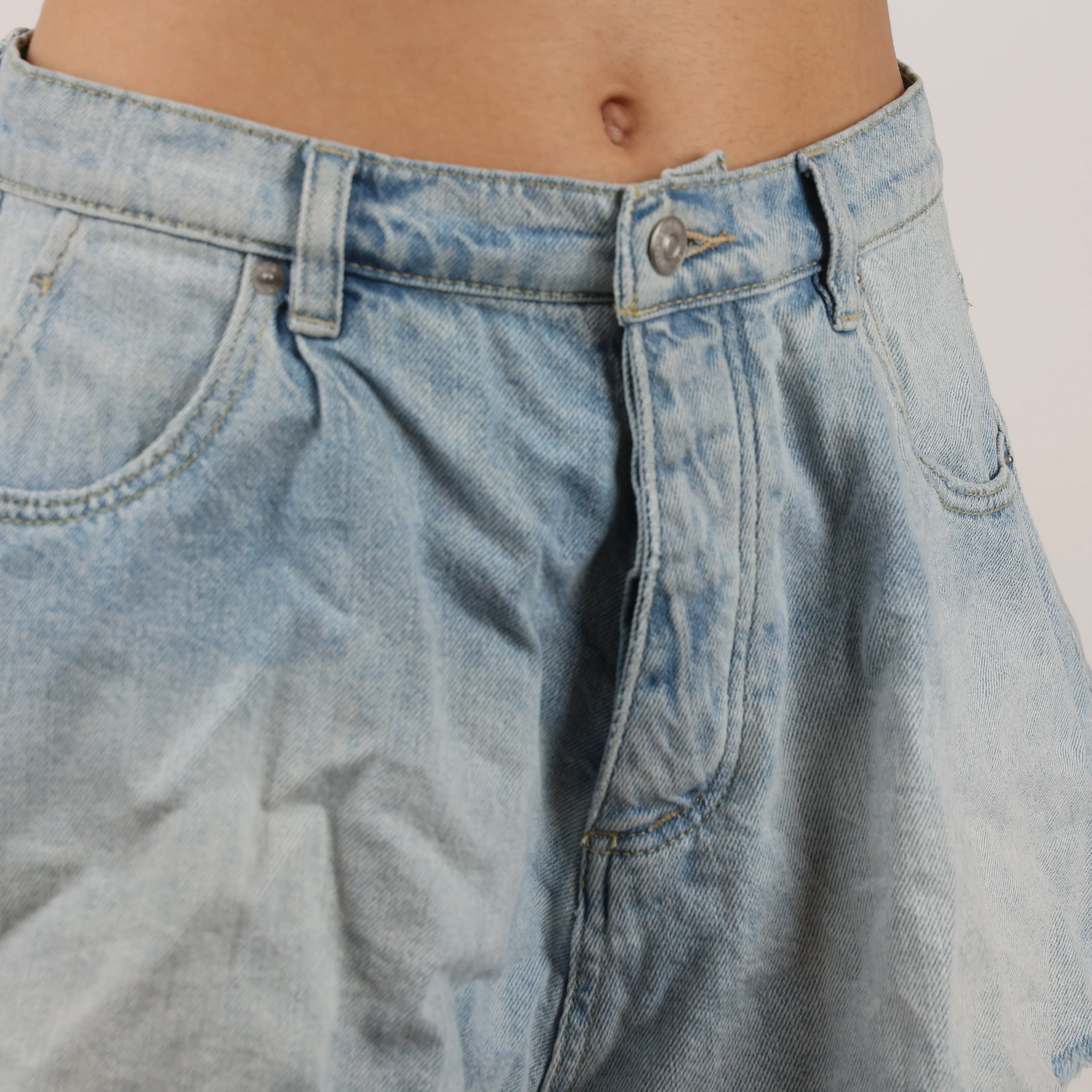 Shorts, Waist 28 - Image 4