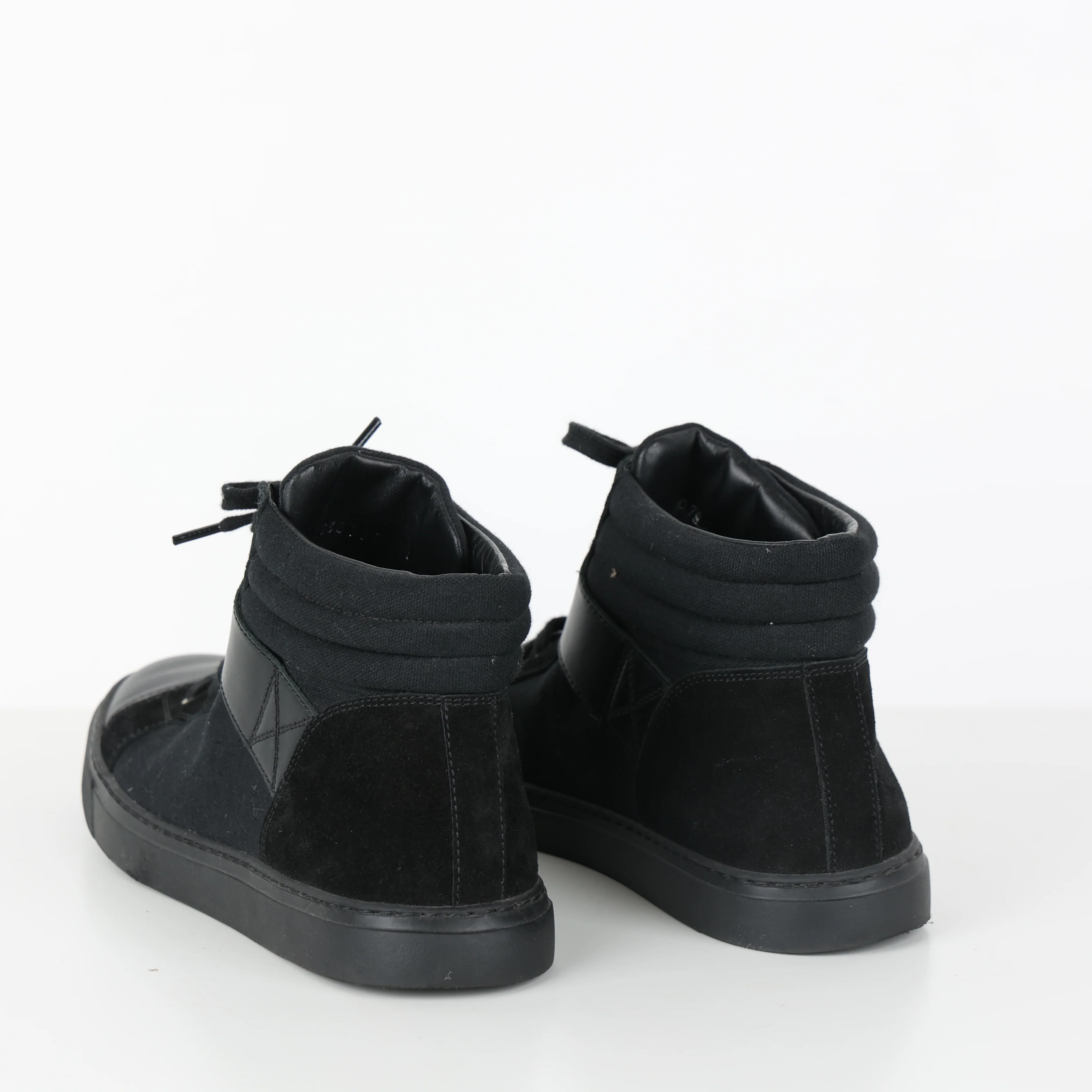 Trainers , Shoe Size 38 - Image 5