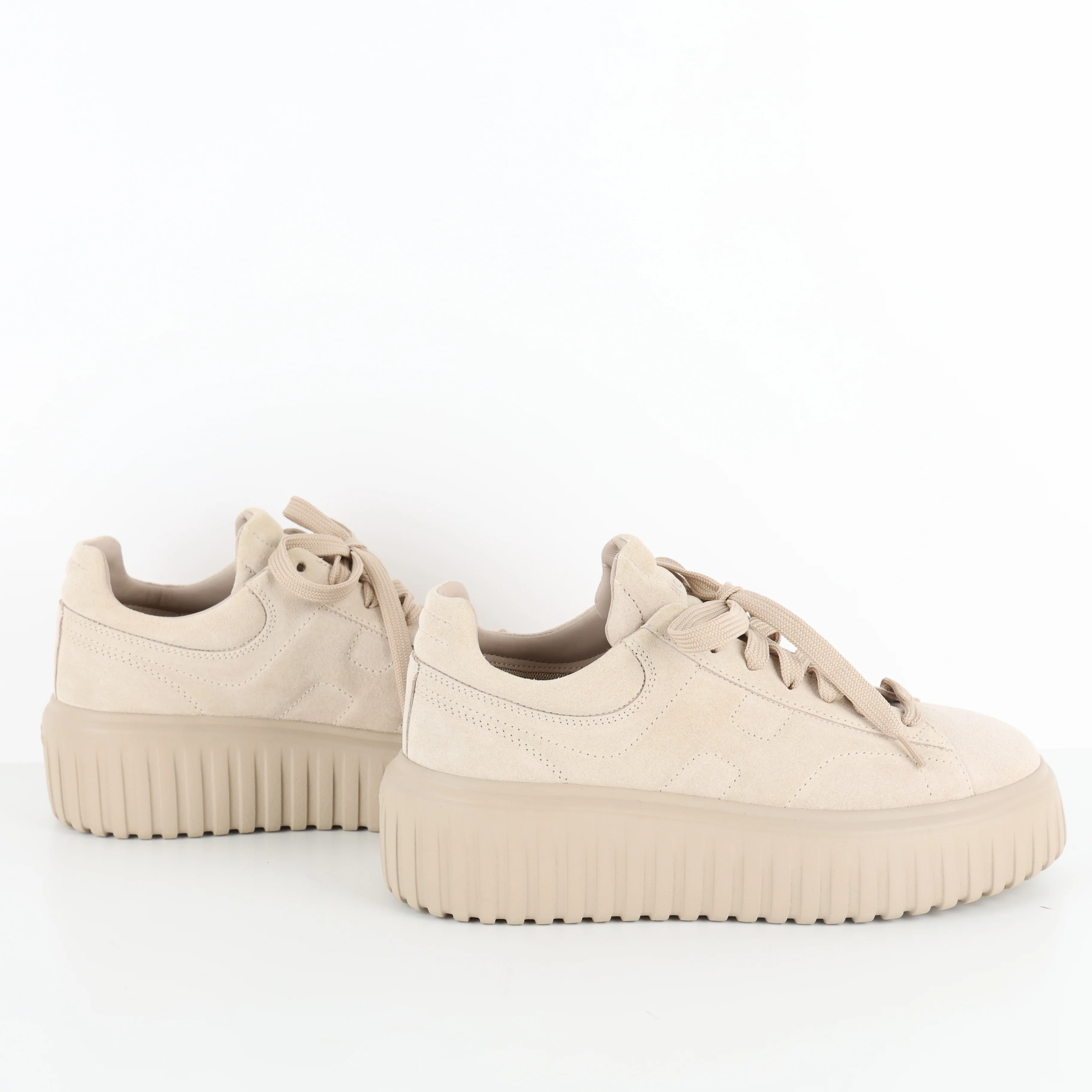 Trainers , Shoe Size 37 - Image 2