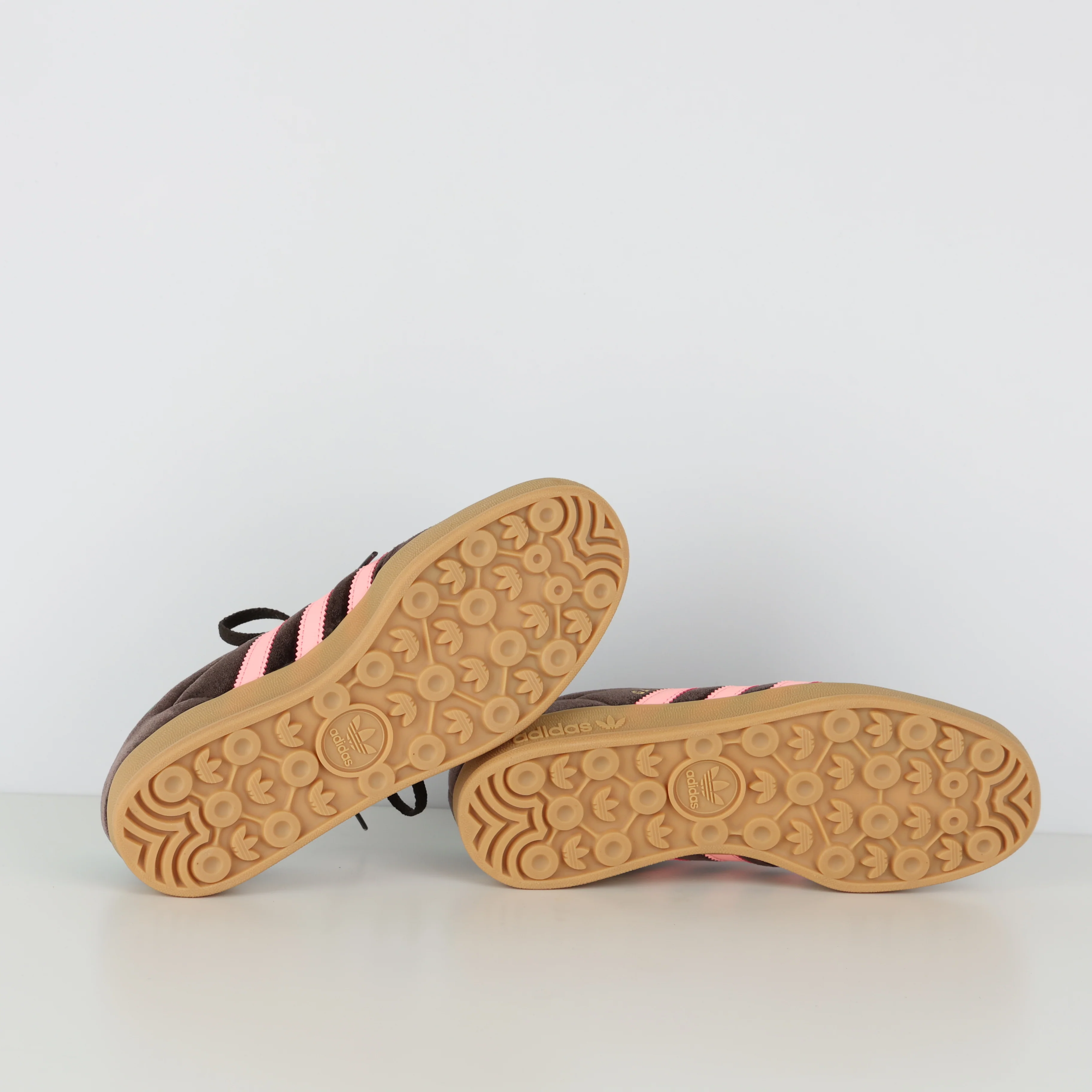 Trainers , Shoe Size 37.5 - Image 5