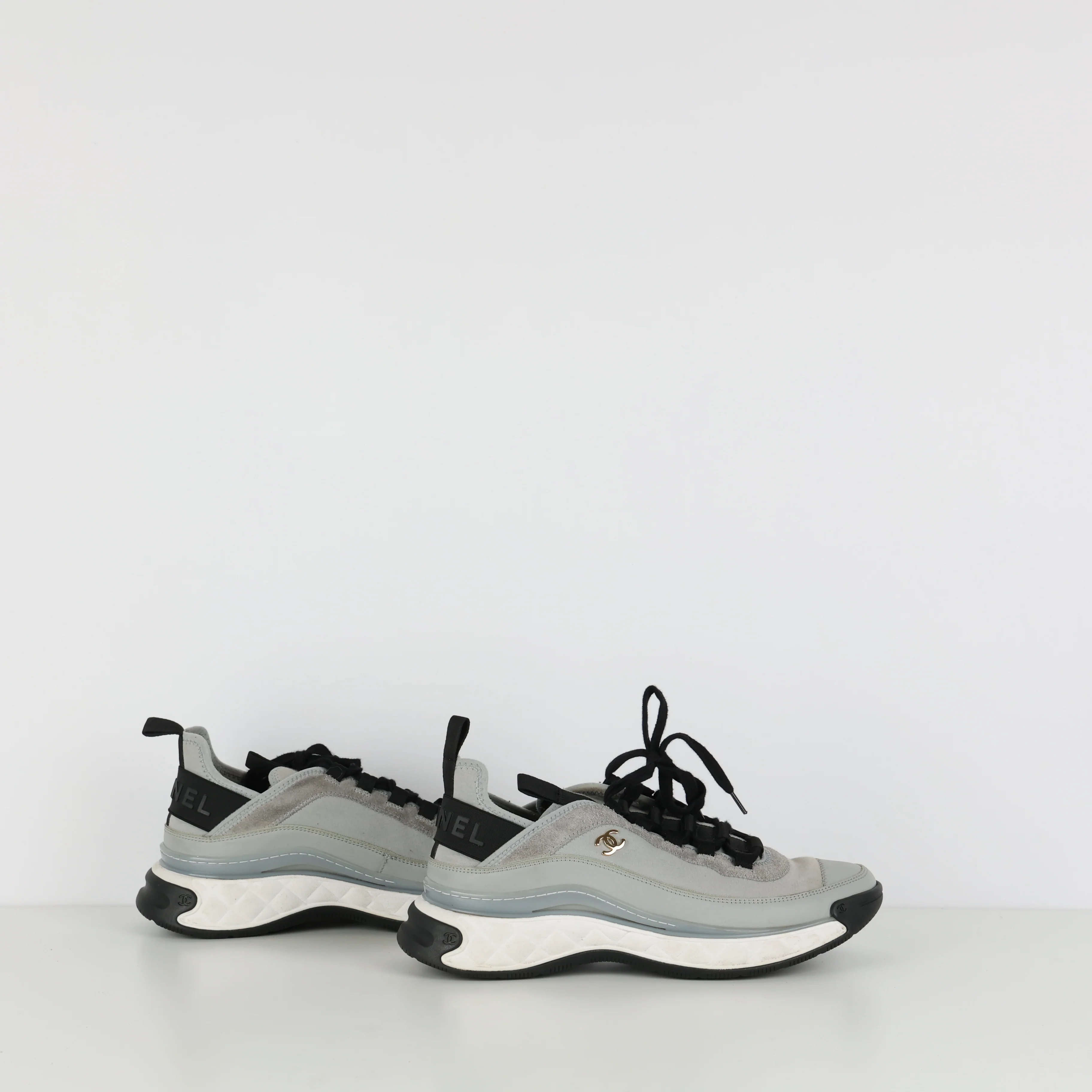 Trainers , Shoe Size 40.5 - Image 2