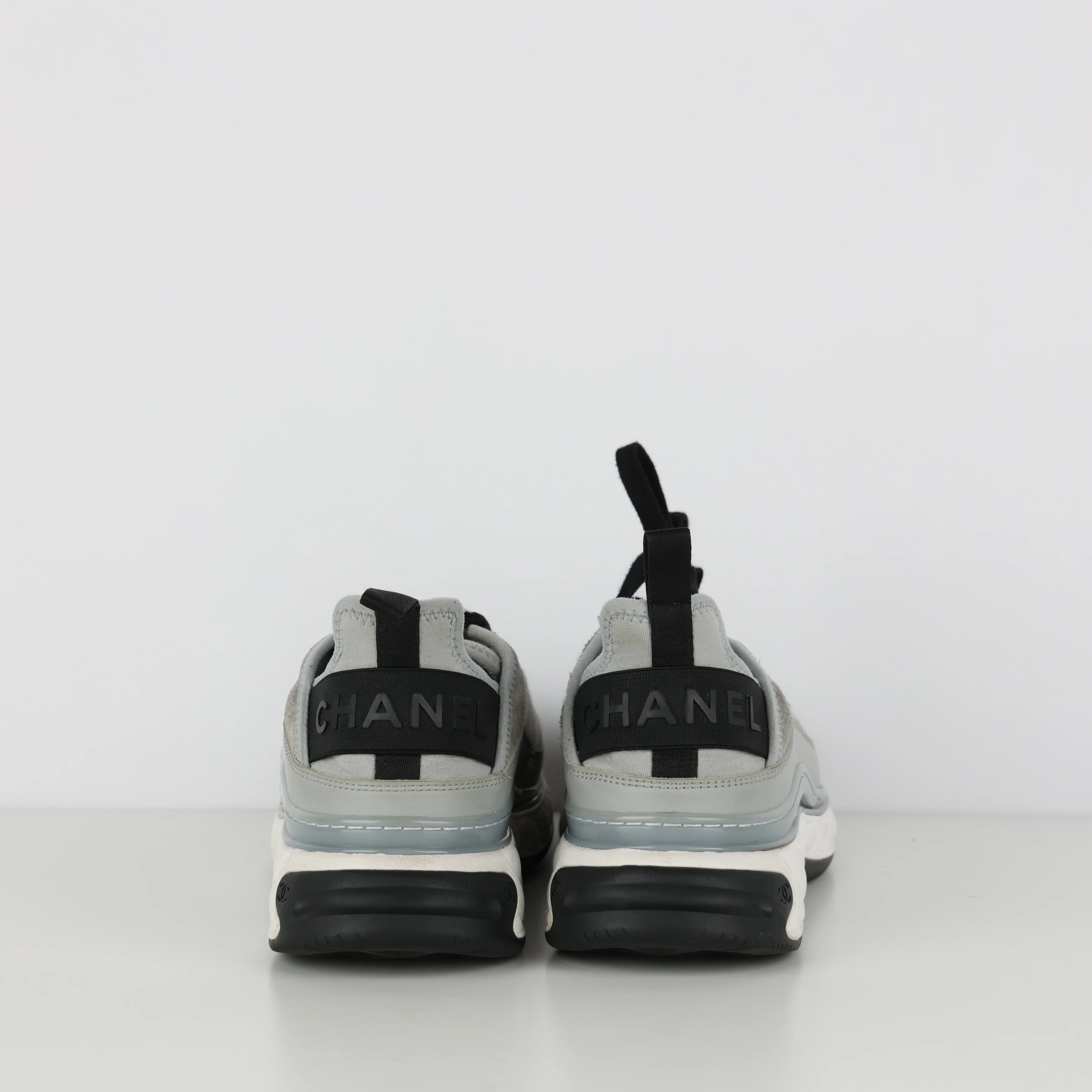 Trainers , Shoe Size 40.5 - Image 4