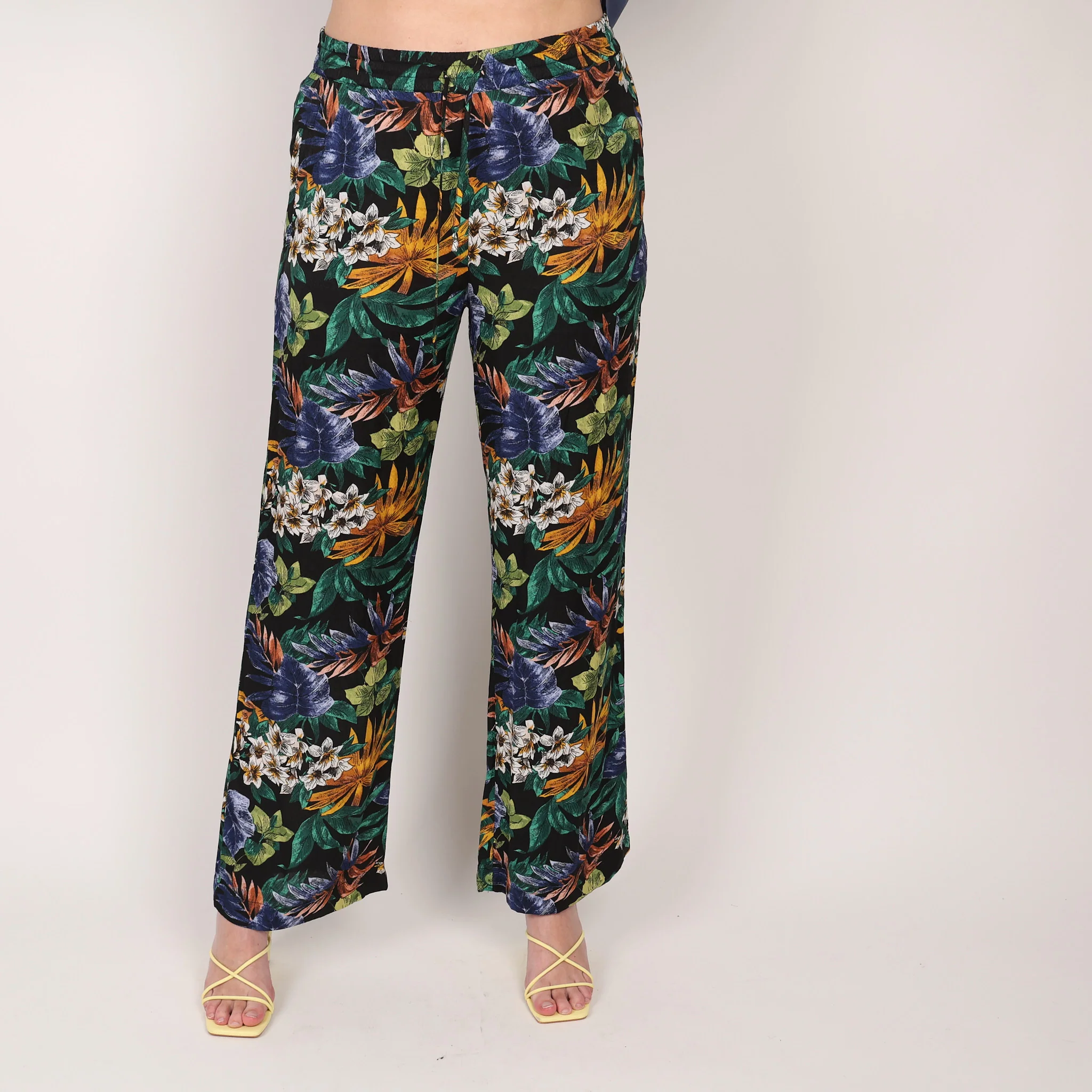 Trousers, UK Size 14 - Image 4